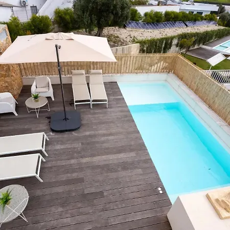 With Heated Rooftop Pool Отель